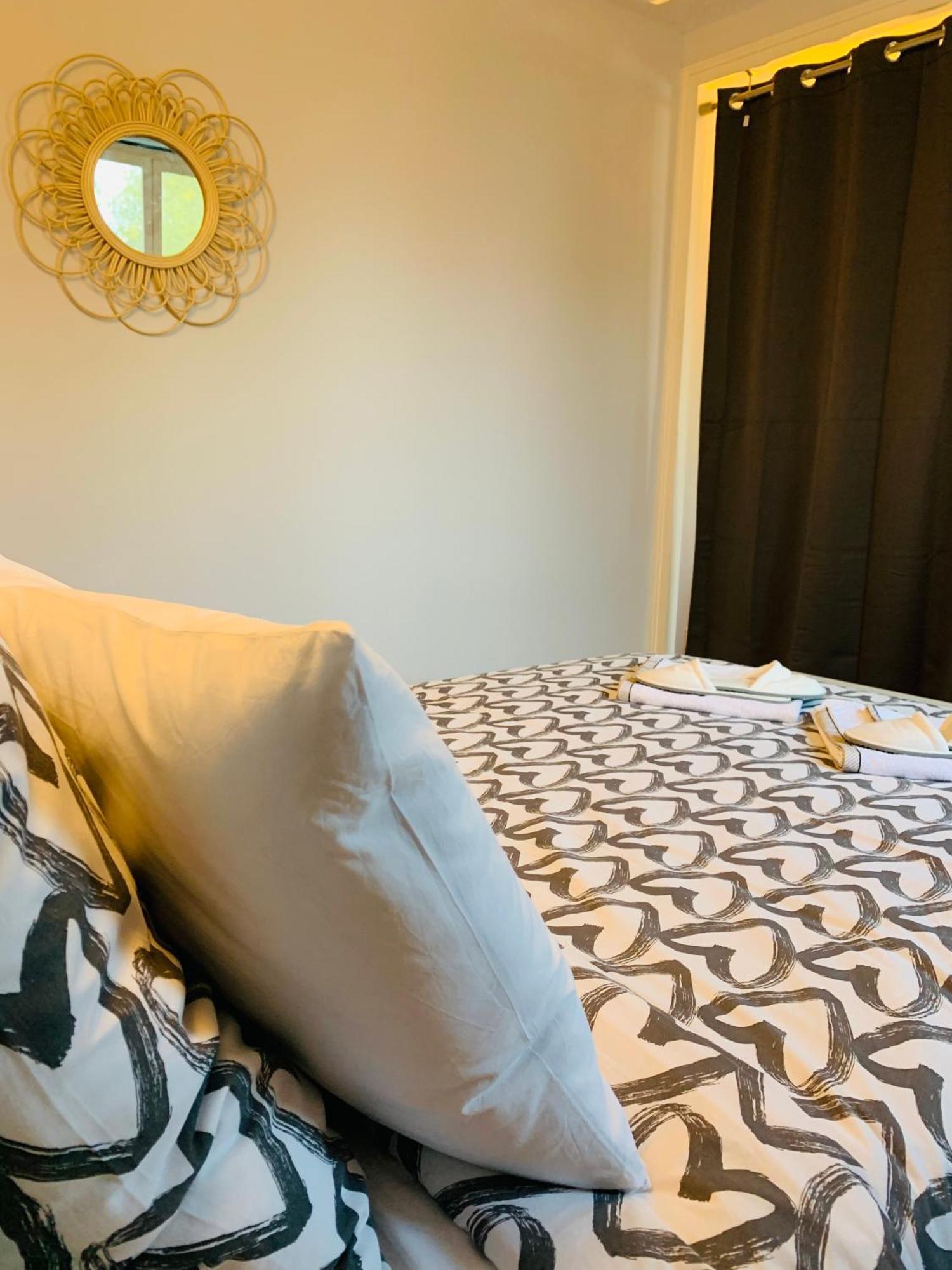 Les Tourterelles Hotell Vendôme Rum bild